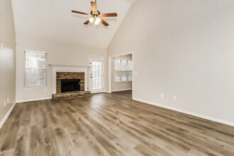 5301 Meadows Lake Crossing SW in Powder Springs, GA - Foto de edificio - Building Photo