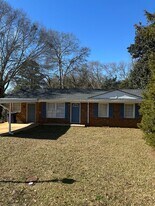 51 Lawanna Dr in Watkinsville, GA - Building Photo