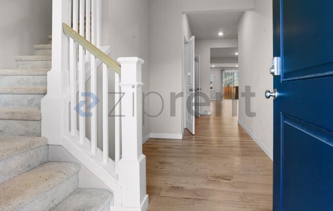 18823 111th Ave E in Puyallup, WA - Foto de edificio - Building Photo