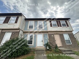 1235 Green Valley Dr in Heath, OH - Building Photo