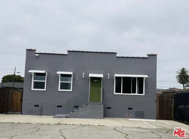 property at 4915 Compton Ave