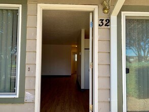 S815 - Star Apartments in Gresham, OR - Building Photo - Interior Photo