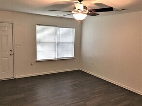 1524 Eastway Dr in Dallas, NC - Building Photo - Building Photo