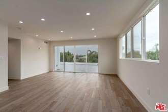 1504 Carmona Ave in Los Angeles, CA - Building Photo - Building Photo