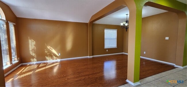 property at 4509 Twin Oaks Cir