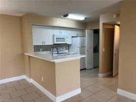 1150 Wildwood Lakes Blvd, Unit 8-108 in Naples, FL - Building Photo