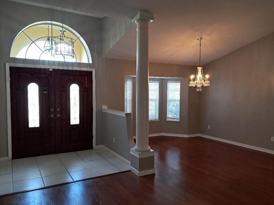 242 SW Amesbury Ave in Port St. Lucie, FL - Building Photo