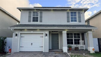 613 NE 5th St in Florida City, FL - Building Photo