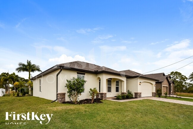 2912 NW 18th Pl in Cape Coral, FL - Building Photo - Building Photo