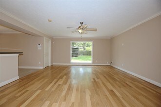 5914 Arboles Dr in Houston, TX - Building Photo - Building Photo