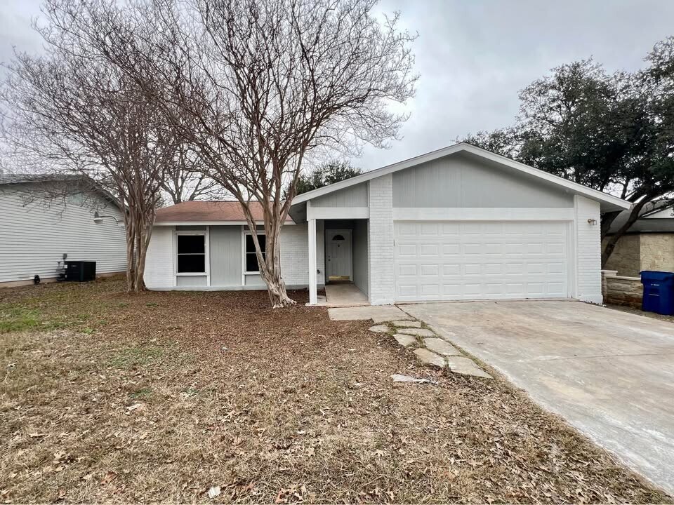 1306 Saint Lawrence St in San Antonio, TX - Building Photo