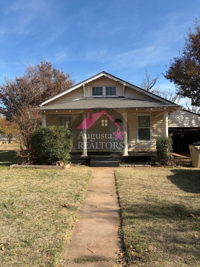 property at 307 S Oak St