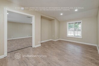 17363 Saticoy St in Los Angeles, CA - Building Photo - Building Photo