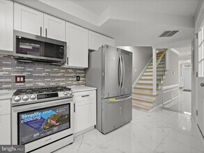 1015 S Kenwood Ave in Baltimore, MD - Building Photo - Building Photo