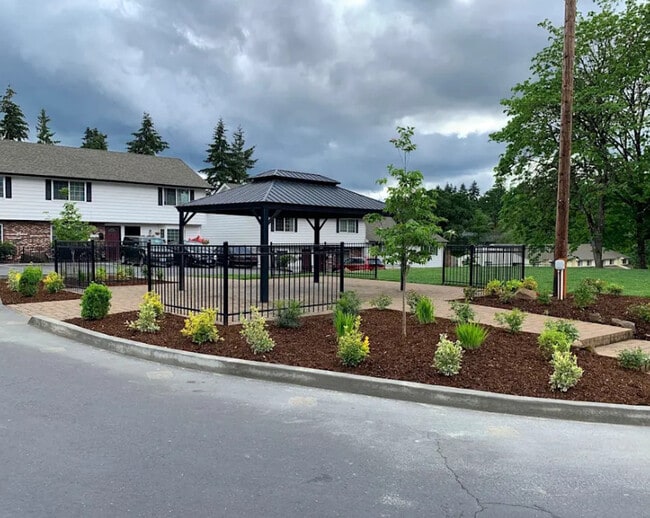 Oak HIll in Gladstone, OR - Foto de edificio - Building Photo