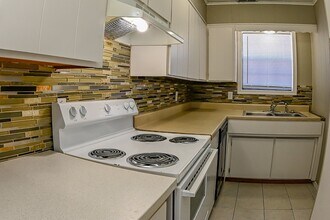 2054 Garland Ave in Fayetteville, AR - Foto de edificio - Building Photo