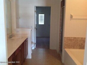 131 Majestic Bay Ave in Cape Canaveral, FL - Building Photo - Building Photo