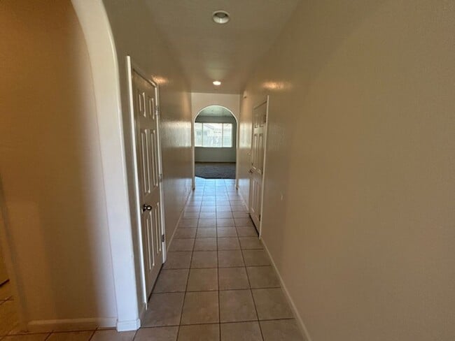 3831 E Mary Ave in Visalia, CA - Building Photo - Building Photo