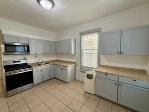 2943 N Allen Ave in Chicago, IL - Building Photo - Building Photo