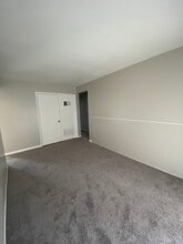 1537 Duffield Dr in Columbus, OH - Foto de edificio - Building Photo