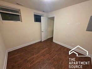 642 W Deming Pl, Unit GDN in Chicago, IL - Building Photo - Building Photo