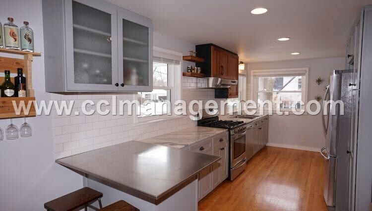 501 W Dean Ave in Monona, WI - Building Photo