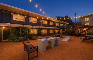 101 Avondale St in Houston, TX - Building Photo