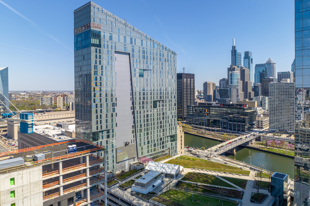 Evo at Cira Centre South in Philadelphia, PA - Building Photo