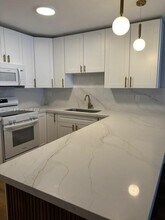 6070 W 19th Ave in Hialeah, FL - Building Photo - Building Photo