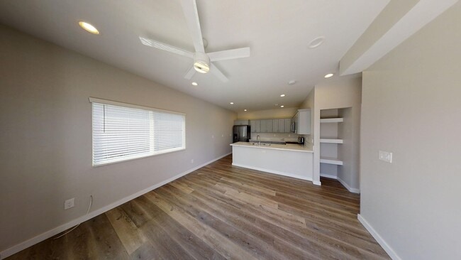 5327 E Falls View Dr in San Diego, CA - Building Photo - Building Photo