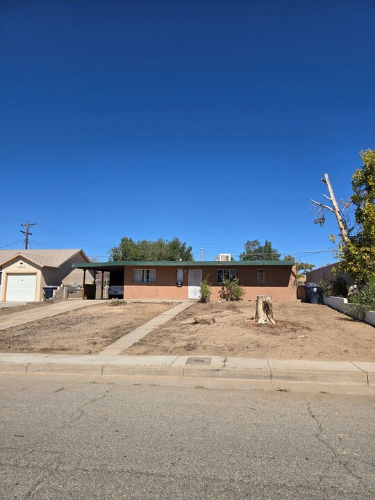 5005 Cherokee Rd NE in Albuquerque, NM - Building Photo