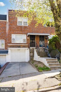 6043 N Warnock St photo'