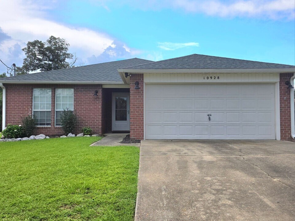 10928 Chippewa Way in Pensacola, FL - Building Photo
