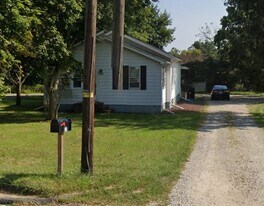 491 County Rd 520 in Marlboro, NJ - Building Photo