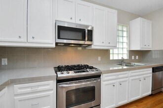 650 Westcross St in Houston, TX - Building Photo - Building Photo