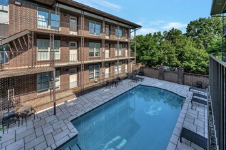 Melrose Place in Birmingham, AL - Building Photo - Interior Photo