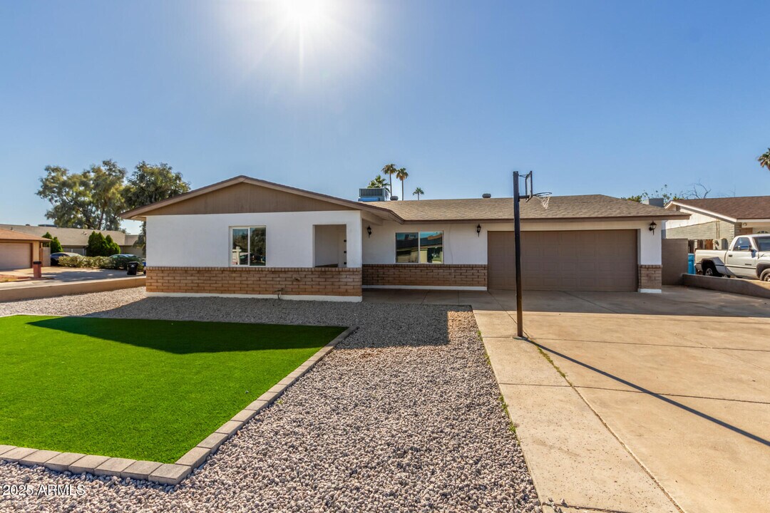 4302 N 80th Ln in Phoenix, AZ - Building Photo