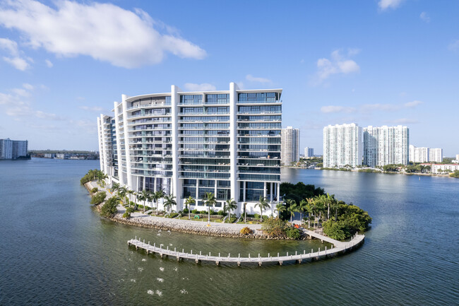 Prive Island Estates in Aventura, FL - Building Photo - Building Photo