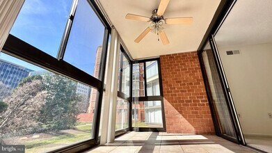 1001 N Randolph St in Arlington, VA - Building Photo - Building Photo