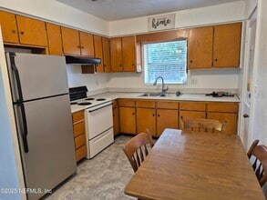 603 Magnolia Ave in Crescent City, FL - Building Photo - Building Photo