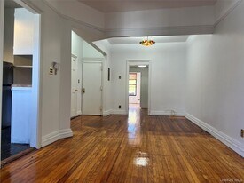 102 Kingston Ave in Brooklyn, NY - Building Photo