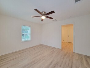 2503 Holly Ave in Pasadena, TX - Building Photo - Building Photo