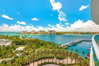 1000 South Pointe Dr in Miami Beach, FL - Building Photo - Building Photo