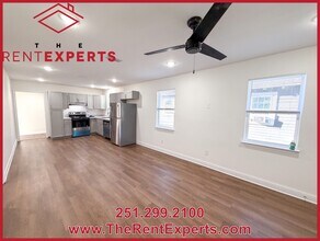 1051 Lubel Ave in Mobile, AL - Building Photo - Building Photo