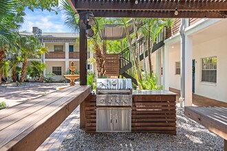 3215 W Swann Ave in Tampa, FL - Building Photo - Building Photo
