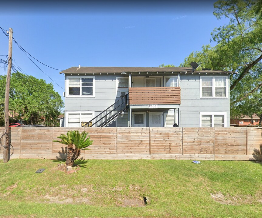 2308 Harlem St, Unit 1A in Houston, TX - Building Photo