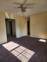 2498 N Railroad St in Winterville, NC - Foto de edificio - Building Photo