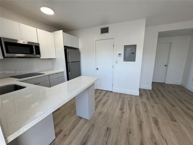 1971 NW 2nd Ct in Miami, FL - Foto de edificio - Building Photo