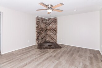 6701 Gilette Dr in Reynoldsburg, OH - Building Photo - Building Photo