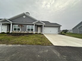 700 N Center St in Lagrange, OH - Building Photo